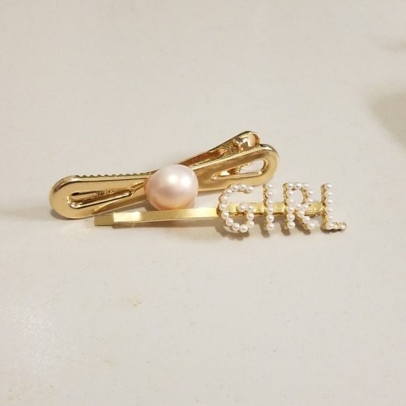 🎉SALE 3 SETS FOR $15 🎉 Hair clips - Picture 1 of 3